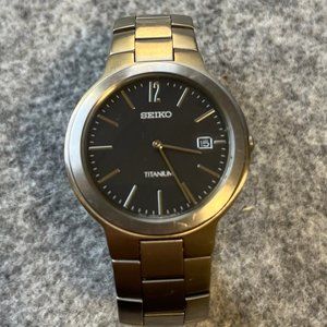 Seiko Titanium V739-0820 Date Analog Quartz Watch